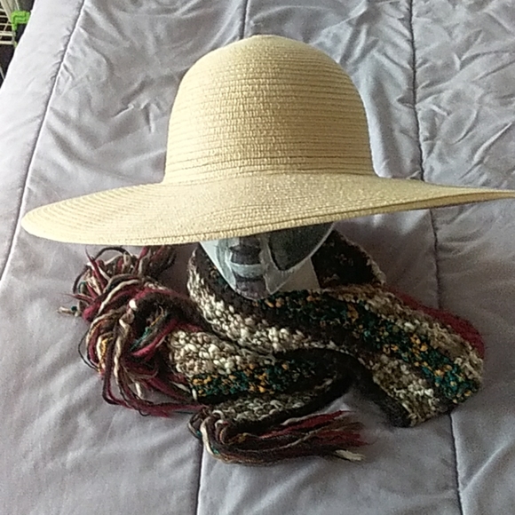 Columbia Accessories - Columbia Sun"hat"  $28 1 sz + free  cap. 